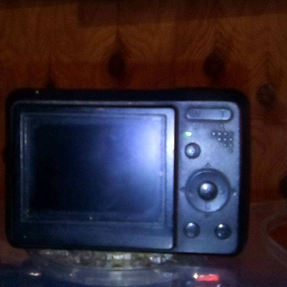 Digital Camera - Picture 3 of 4
